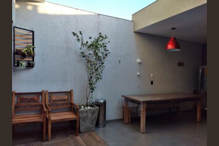 Casa à venda com 280m², 3 quartos e 4 vagas