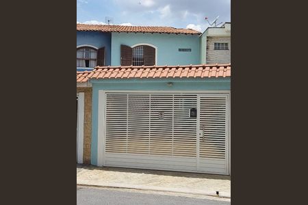 Casa à venda com 128m², 4 quartos e 4 vagas
