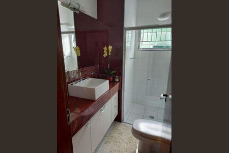 Casa à venda com 128m², 4 quartos e 4 vagas