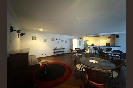 Casa à venda com 450m², 4 quartos e 6 vagas