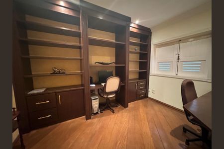 Casa à venda com 450m², 4 quartos e 6 vagas