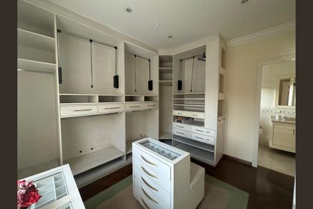 Casa à venda com 450m², 4 quartos e 6 vagas