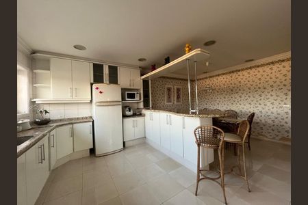 Casa à venda com 450m², 4 quartos e 6 vagas