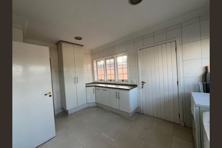 Casa à venda com 450m², 4 quartos e 6 vagas