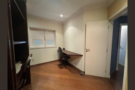 Casa à venda com 450m², 4 quartos e 6 vagas