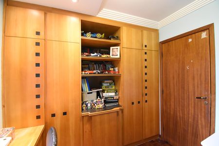 Casa de condomínio à venda com 200m², 4 quartos e 2 vagasQuarto 4