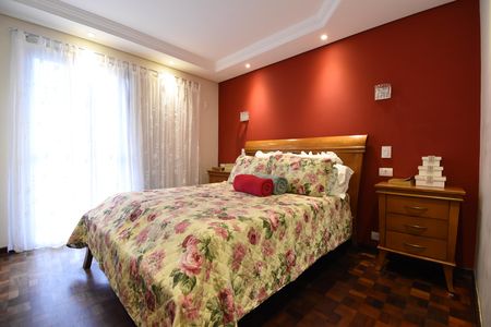 Casa de condomínio à venda com 200m², 4 quartos e 2 vagasSuíte