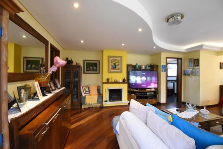 Casa de condomínio à venda com 200m², 4 quartos e 2 vagasSala