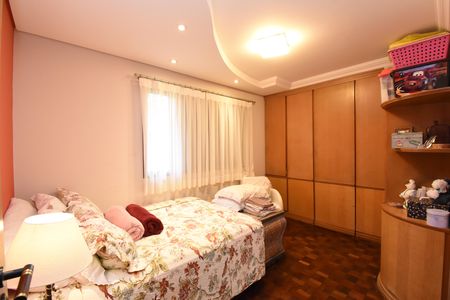 Casa de condomínio à venda com 200m², 4 quartos e 2 vagasSuíte 2