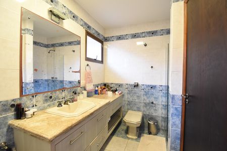 Casa de condomínio à venda com 200m², 4 quartos e 2 vagasBanheiro da Suíte