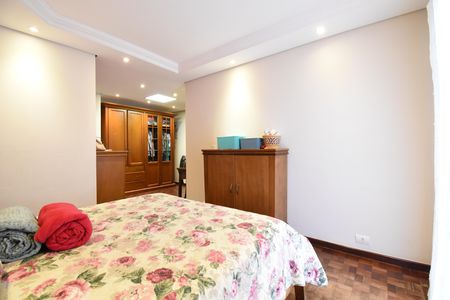 Casa de condomínio à venda com 200m², 4 quartos e 2 vagasSuíte