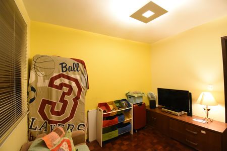 Casa de condomínio à venda com 200m², 4 quartos e 2 vagasQuarto 3