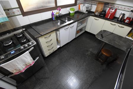 Casa de condomínio à venda com 200m², 4 quartos e 2 vagasCozinha