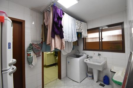 Casa de condomínio à venda com 200m², 4 quartos e 2 vagasÁrea de Serviço