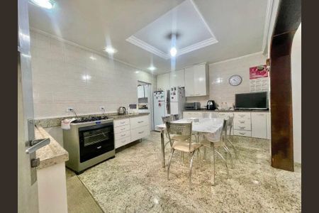 Casa à venda com 3 quartos, 140m² em Jardim Luciara, Guarulhos