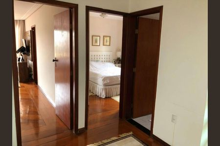 Casa à venda com 420m², 4 quartos e 5 vagas