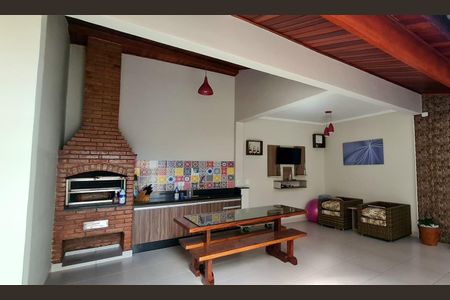 Casa à venda com 3 quartos, 192m² em Vila Galvão, Guarulhos