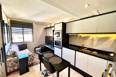 Cozinha  de apartamento para alugar com 1 quarto, 33m² em Jardins, São Paulo