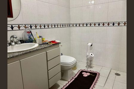 Casa à venda com 218m², 3 quartos e 6 vagas