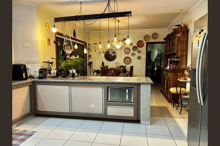 Casa à venda com 3 quartos, 218m² em Vila Matilde, São Paulo