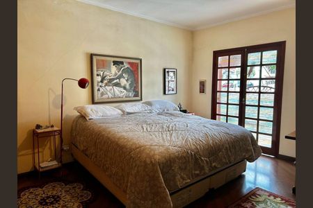 Casa à venda com 3 quartos, 218m² em Vila Matilde, São Paulo