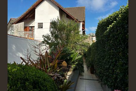 Casa à venda com 218m², 3 quartos e 6 vagas