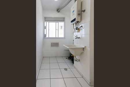 Área de Serviço de apartamento para alugar com 2 quartos, 42m² em Parque Arariba, São Paulo