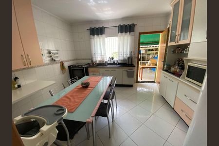 Casa à venda com 3 quartos, 179m² em Vila Rosalia, Guarulhos