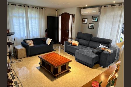Casa à venda com 3 quartos, 233m² em Vila Mariza Mazzei, São Paulo