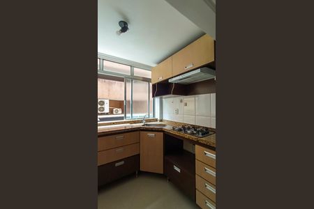 Apartamento à venda com 77m², 2 quartos e 1 vaga