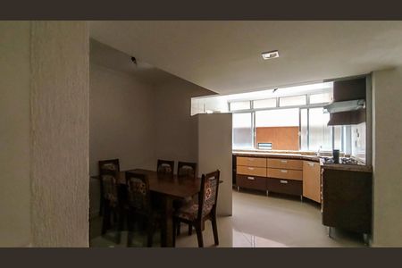 Apartamento à venda com 77m², 2 quartos e 1 vaga