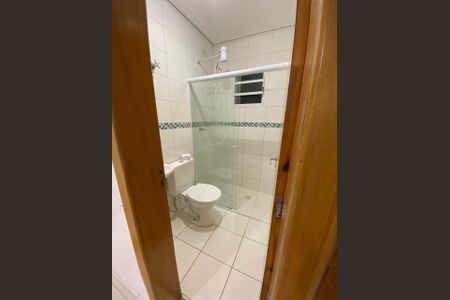 Banheiro de apartamento para alugar com 2 quartos, 44m² em Vila Brasileira, Mogi das Cruzes
