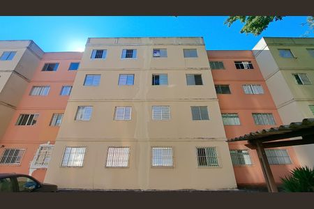Fachada de apartamento para alugar com 2 quartos, 54m² em Parque Pinheiros, Taboão da Serra