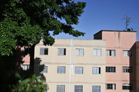 Vista do Quarto 2 de apartamento para alugar com 2 quartos, 54m² em Parque Pinheiros, Taboão da Serra