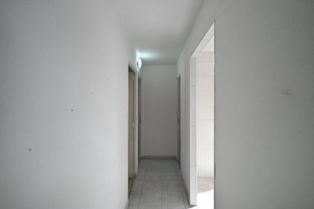 Corredor de apartamento para alugar com 2 quartos, 54m² em Parque Pinheiros, Taboão da Serra