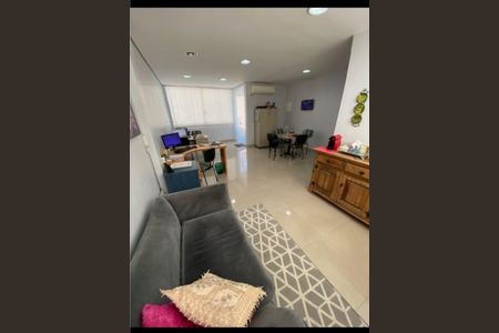 Casa à venda com 3 quartos, 270m² em Vila Carrão, São Paulo