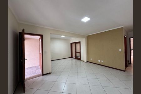Casa à venda com 3 quartos, 200m² em Vila Galvão, Guarulhos