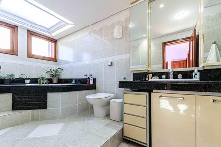 Casa para alugar com 391m², 3 quartos e 2 vagasBanheiro da Suíte