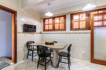 Casa para alugar com 391m², 3 quartos e 2 vagasCozinha
