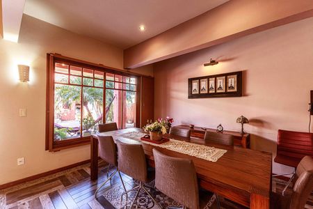 Casa para alugar com 391m², 3 quartos e 2 vagasSala