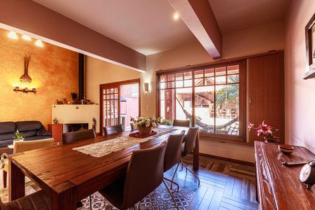 Casa para alugar com 391m², 3 quartos e 2 vagasSala