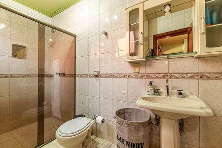 Casa para alugar com 391m², 3 quartos e 2 vagasBanheiro Social 1