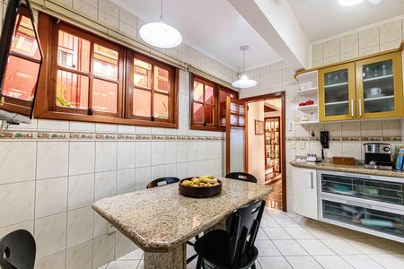Casa para alugar com 391m², 3 quartos e 2 vagasCozinha