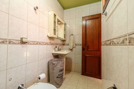 Casa para alugar com 391m², 3 quartos e 2 vagasBanheiro Social 1