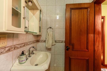 Casa para alugar com 391m², 3 quartos e 2 vagasBanheiro Social 1