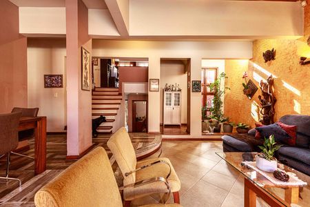 Casa para alugar com 391m², 3 quartos e 2 vagasSala