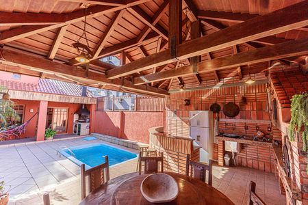 Casa para alugar com 391m², 3 quartos e 2 vagasÁrea comum - Churrasqueira