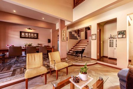 Casa para alugar com 391m², 3 quartos e 2 vagasSala