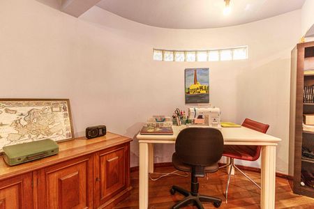 Casa para alugar com 391m², 3 quartos e 2 vagasEscritório