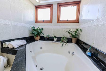 Casa para alugar com 391m², 3 quartos e 2 vagasBanheiro da Suíte